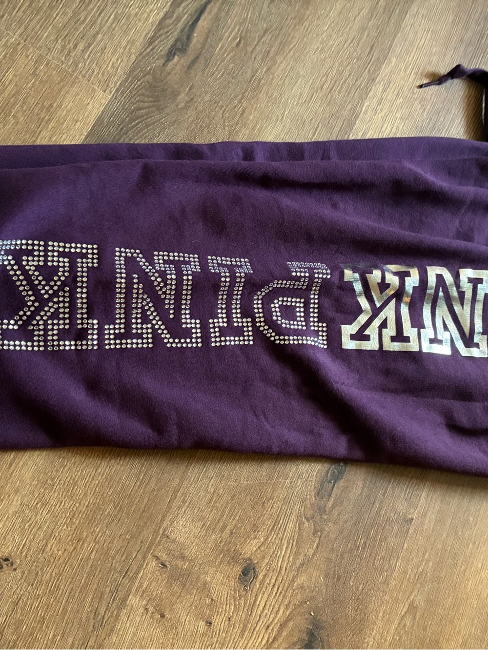 🆕 PINK Victoria's Secret Women’s Plum joggers with Metallic Logo - Picture 2 of 9